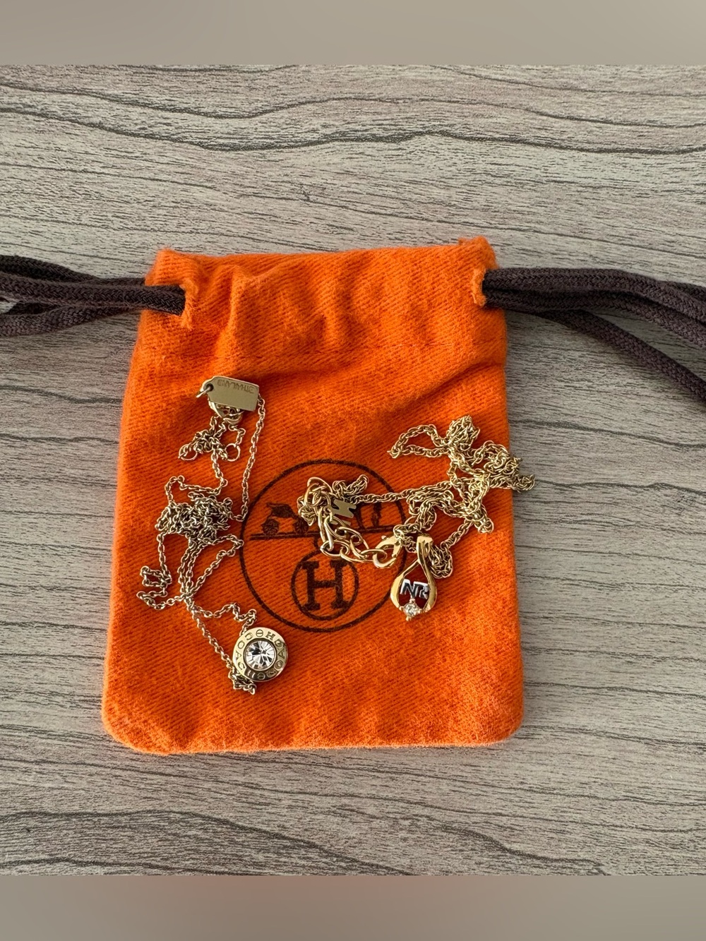 Coach & Nina Ricci Necklace Gold-Tone Hermes’ pouch